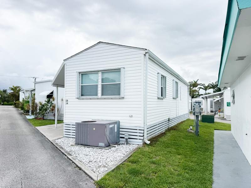 1 bedroom Mobile Home at 14 Bamboo Drive #Cd, Briny Breezes Inc, Briny Breezes — photo 2