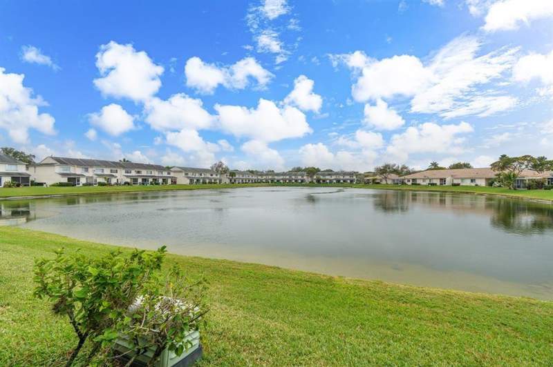 2 bedroom Townhouse at 3168 SW 49th Street, Banyan Oakridge Commercial Plat, Dania Beach — photo 3