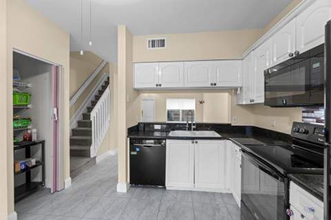 3168 SW 49th Street, Dania Beach FL - photo 13 of 28