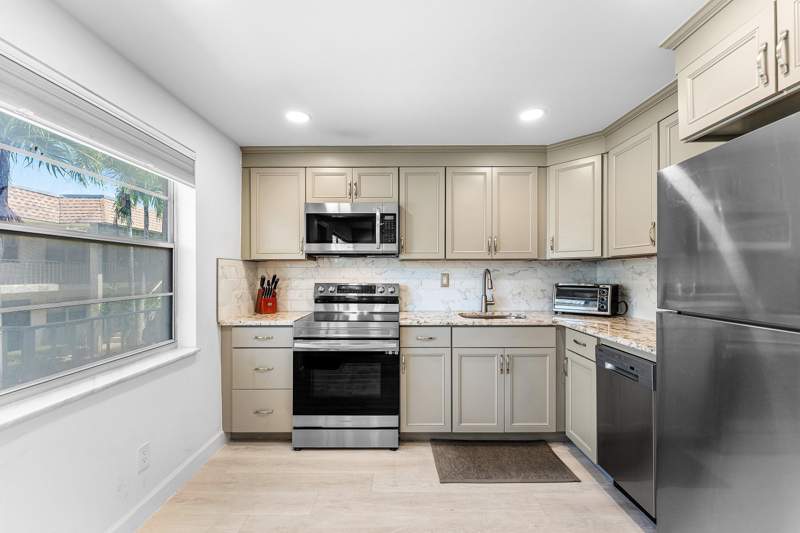 2 bedroom Condominium at 340 NW 19th Street #2020, Boca Hills Condo, Boca Raton — photo 4