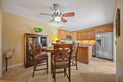 2874 Waterford Drive, Deerfield Beach FL - photo 8 of 26