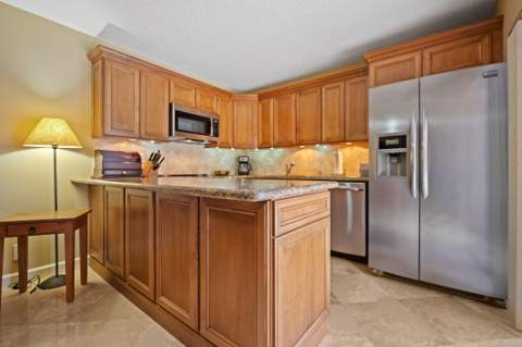 2874 Waterford Drive, Deerfield Beach FL - photo 9 of 26