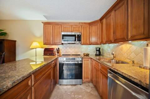 2874 Waterford Drive, Deerfield Beach FL - photo 10 of 26