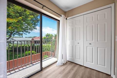 2874 Waterford Drive, Deerfield Beach FL - photo 16 of 26