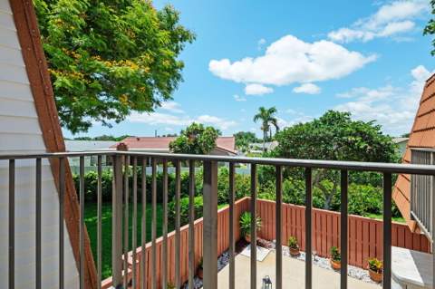 2874 Waterford Drive, Deerfield Beach FL - photo 23 of 26