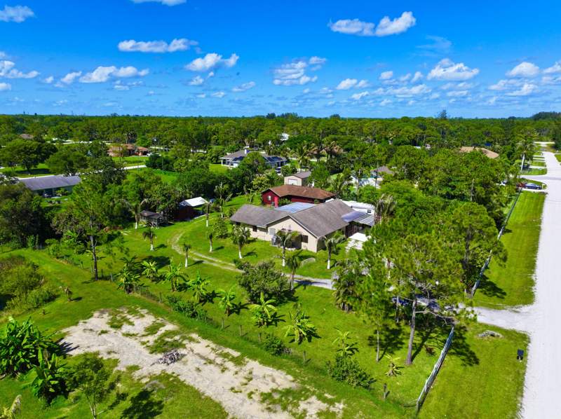 4 bedroom Single Family Residence at 14539 N 60th Ct Court, Loxahatchee, The Acreage — photo 2