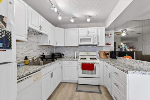 6351 Seven Springs Boulevard #B, Greenacres FL - photo 6 of 30