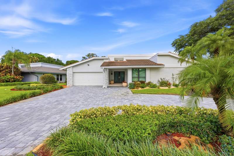 3 bedroom Single Family Residence at 624 W Lakewoode Circle, Seagate Golf Club at The Hamlet, Delray Beach — photo 2