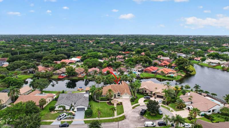 6 bedroom Single Family Residence at 11380 Wayne Drive, Rock Creek Phase Two, Cooper City — photo 2