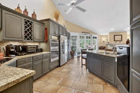 11380 Wayne Drive, Cooper City FL - photo 6 of 30