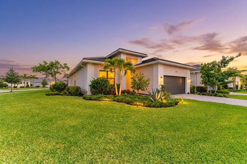 3 bedroom Single Family Residence at 15665 Merritt Drive, Cresswind Palm Beach Phase 3, Westlake — photo 2