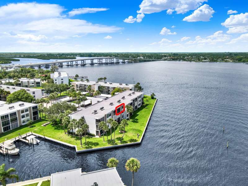 2 bedroom Condominium at 1950 SW Palm City Road #14-305, Circle Bay Yacht Club Condo, Stuart — photo 3
