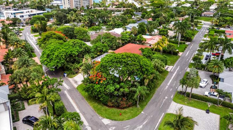 4 bedroom Single Family Residence at 2400 N Riverside Drive, Hillsboro Shores Sec, Pompano Beach — photo 5