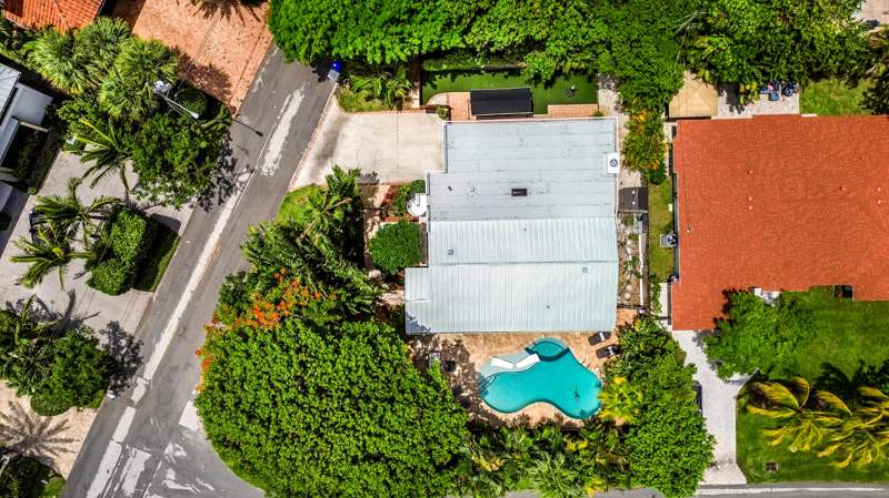 4 bedroom Single Family Residence at 2400 N Riverside Drive, Hillsboro Shores Sec, Pompano Beach — photo 4