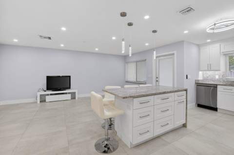 6049 Vía Diana, Delray Beach FL - photo 12 of 47