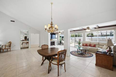 2319 Saratoga Bay Drive, West Palm Beach FL - photo 8 of 32