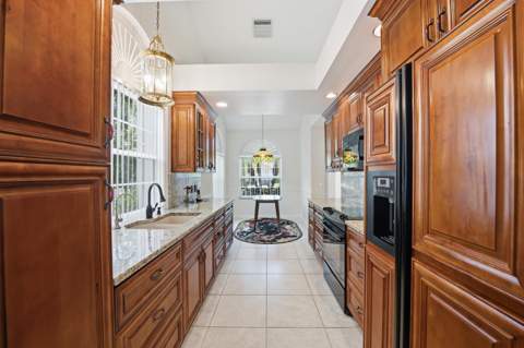 2319 Saratoga Bay Drive, West Palm Beach FL - photo 9 of 32