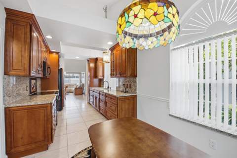 2319 Saratoga Bay Drive, West Palm Beach FL - photo 10 of 32