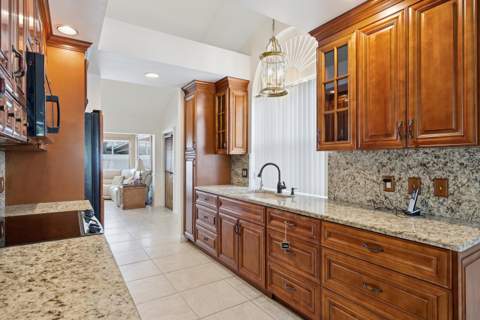 2319 Saratoga Bay Drive, West Palm Beach FL - photo 13 of 32