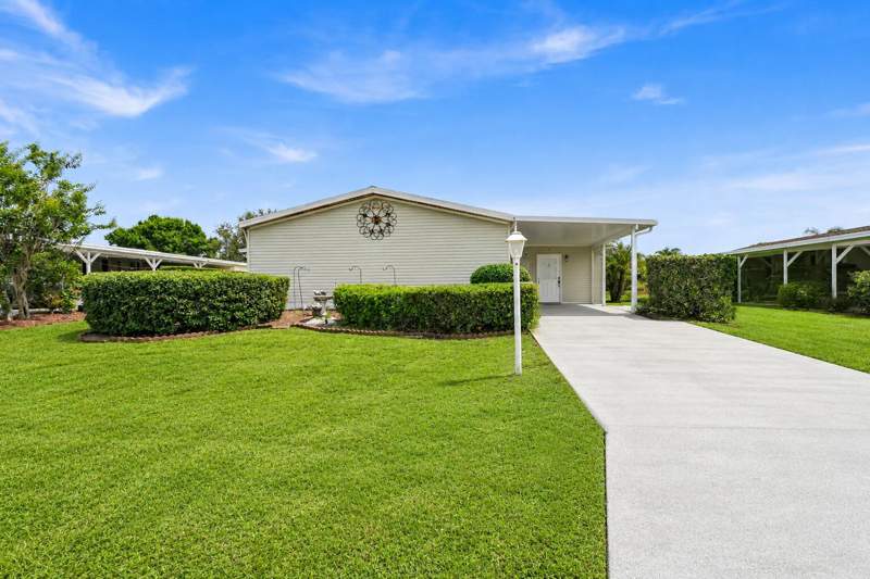 2 bedroom Manufactured Home at 8029 Long Drive, The Links At Savanna Club, Port St. Lucie — photo 2