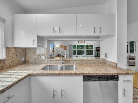 8039 N Tranquility Lake Drive, Delray Beach FL - photo 12 of 39