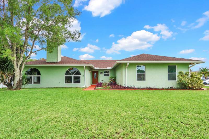 5 bedroom Single Family Residence at 127 Miramar Avenue, La Mancha 3, Royal Palm Beach — photo 3