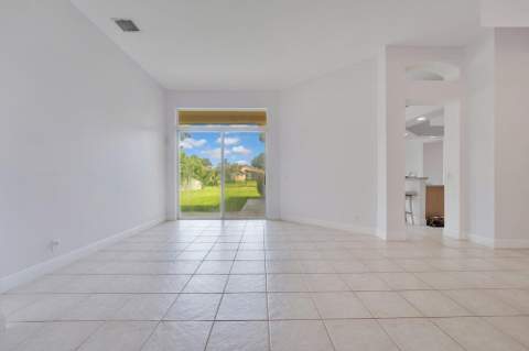 5005 NW 57th Terrace, Coral Springs FL - photo 6 of 37
