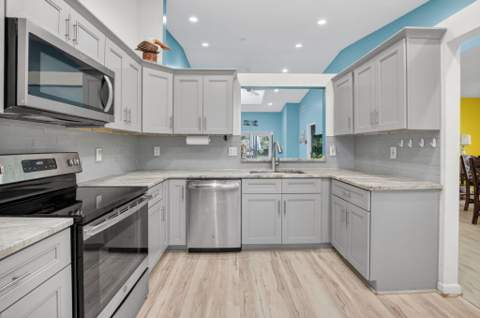 6082 Waldwick Circle, Delray Beach FL - photo 13 of 123