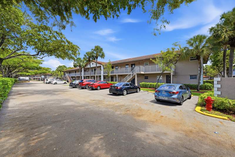 1 bedroom Condominium at 8840 Royal Palm Boulevard #206-7, Palm Village Condo, Coral Springs — photo 3