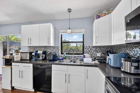 7625 Woodland Creek Lane, Lake Worth FL - photo 22 of 54
