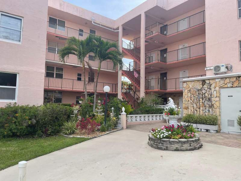 2 bedroom Condominium at 2851 Somerset Drive #111, Somerset No Five Condo, Oakland Park — photo 2