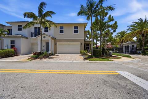 6993 Pines Circle, Coconut Creek FL - photo 7 of 40