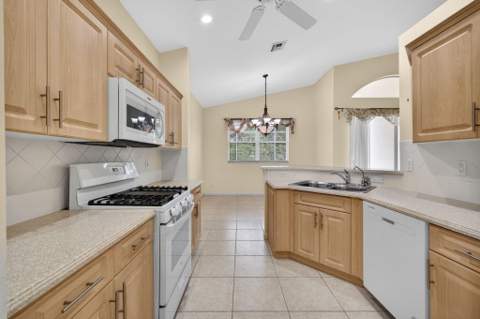 171 NW Lawton Road, Port St. Lucie FL - photo 15 of 67