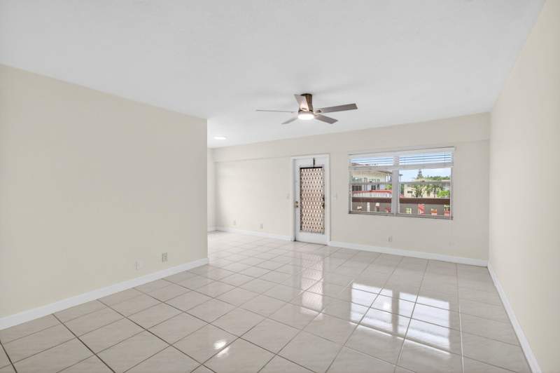 2 bedroom Condominium at 374 Brighton I #374, Brighton At Century Village Condo, Boca Raton — photo 2