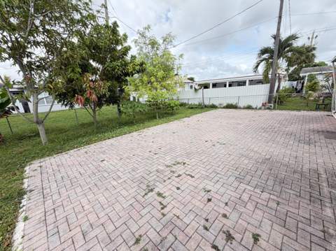 8870 Taft Street, Pembroke Pines FL - photo 16 of 20