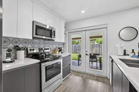4601 NE 4th Avenue, Fort Lauderdale FL - photo 10 of 34