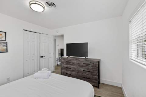 4601 NE 4th Avenue, Fort Lauderdale FL - photo 24 of 34