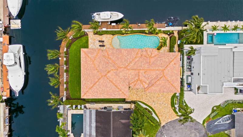 7 bedroom Single Family Residence at 1261 NE 27th Way, Country Club Isles, Pompano Beach — photo 2