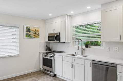 500 SE 8th Avenue, Deerfield Beach FL - photo 8 of 35