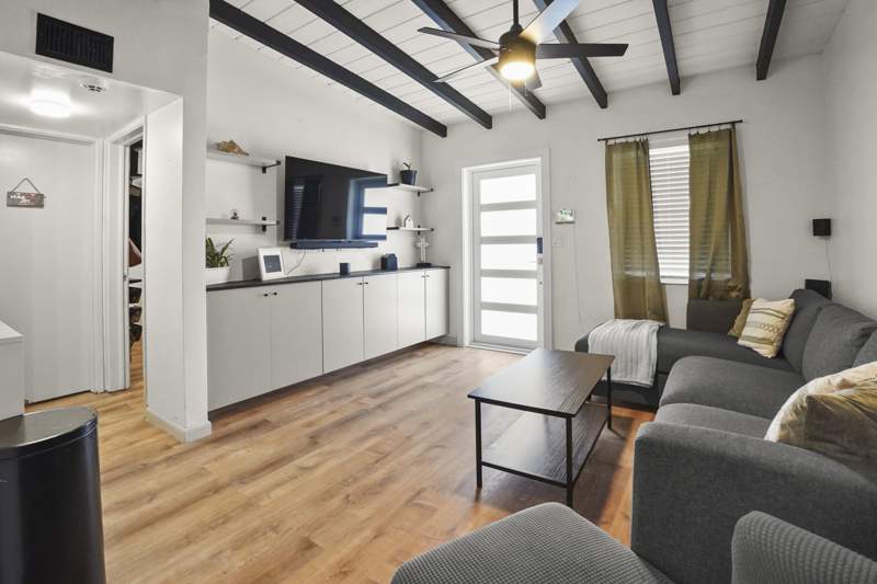 2 bedroom Single Family Residence at 1657 Lauderdale Manor Drive, Lauderdale Manors, Fort Lauderdale — photo 5