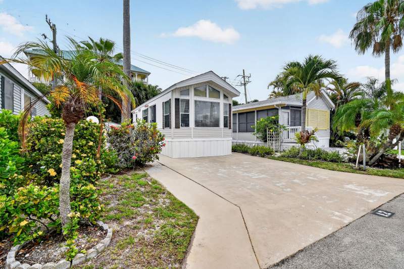 1 bedroom Manufactured Home at 900 Juno Ocean Walk #2, Juno Ocean Walk, Juno Beach — photo 4