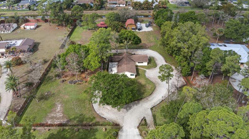 4 bedroom Single Family Residence at 749 W Rambling Drive, Palm Beach Little Ranches, Wellington — photo 2