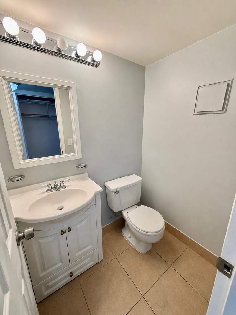 1 bedroom Condominium at 261 Suffolk, Suffolk At Century Village Condo, Boca Raton — photo 5