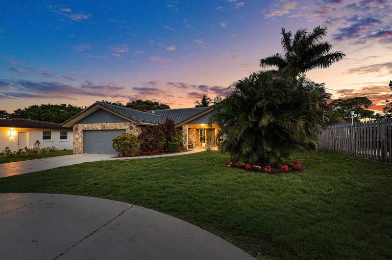 5 bedroom Single Family Residence at 1006 SE 6th Street, Barwal 4th Sec, Deerfield Beach — photo 2