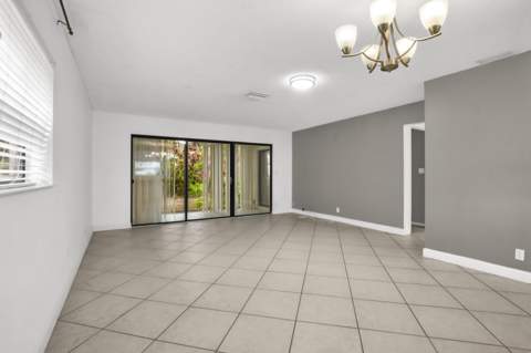 2112 NW 45th Avenue, Coconut Creek FL - photo 7 of 13