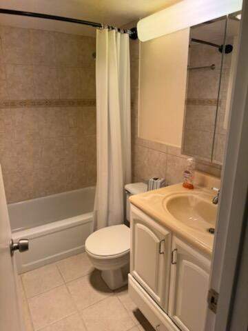 321 Northampton, West Palm Beach FL - photo 10 of 19