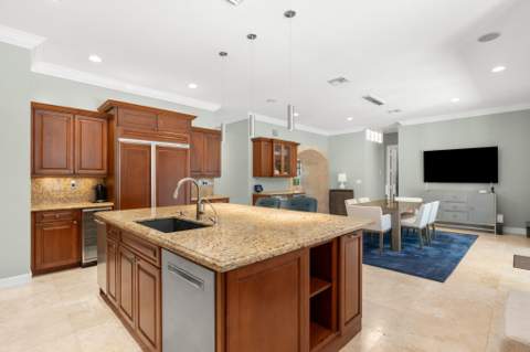 633 NE 20th Street, Wilton Manors FL - photo 23 of 63