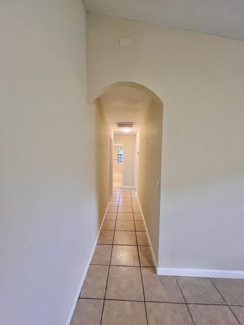 423 Glenwood Drive, West Palm Beach FL - photo 7 of 24