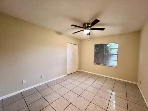 423 Glenwood Drive, West Palm Beach FL - photo 12 of 24