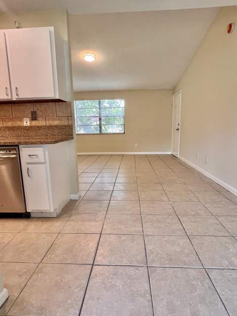 423 Glenwood Drive, West Palm Beach FL - photo 23 of 24